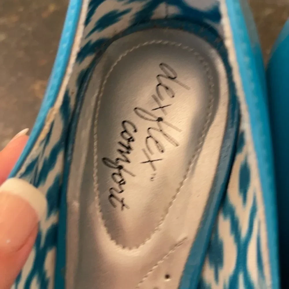 DexFlex Sz 8W Tiffany Blue Patent Espadrilles